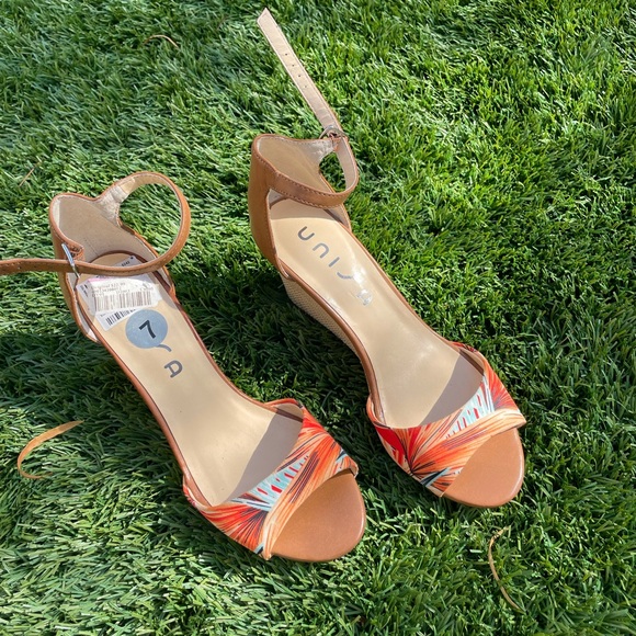 NWT Unisa Wedges | Size 7.5 - Picture 2 of 6